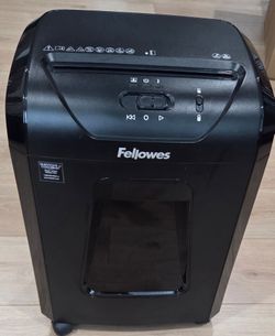 Fellowes Powershred 12 Sheet Cross-Cut Paper