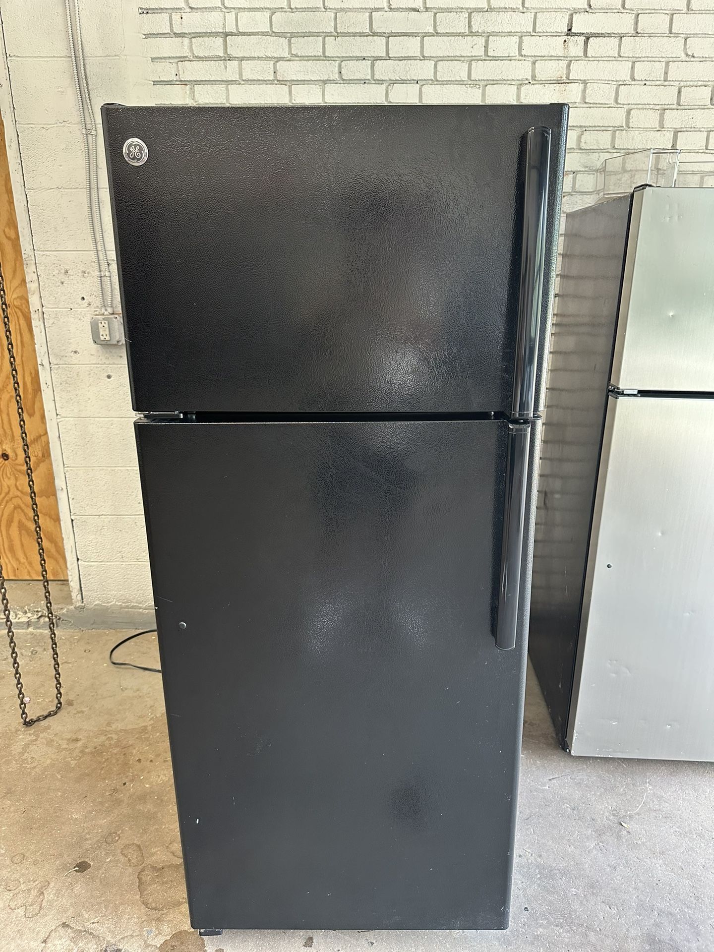 GE Black Top And Bottom refrigerator 