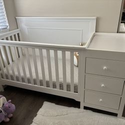 Carters by DaVinci Dakota 4-in-1 Standard Convertible Crib and Changer