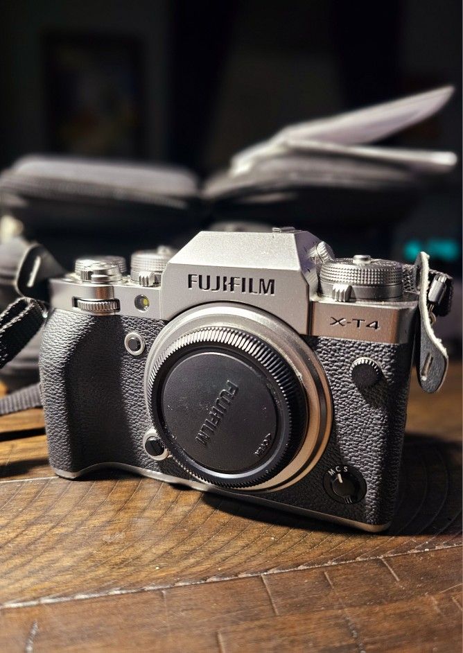 FUJI XT4 Camera for Sale in Tempe, AZ OfferUp