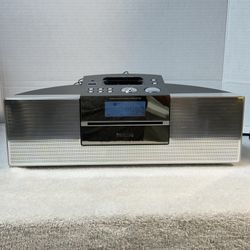 Philips AM/FM Radio with original remote-Good Condition-TESTED-Demonstration Available 