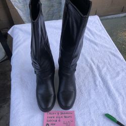 Women Boots Size 6 