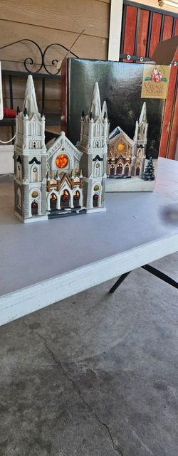 Vtg 1996 Mervyn's Village Square Lighted Church 10th Anniversary Cathedral Boxed