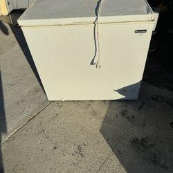 Deep Freezer Magic Chef