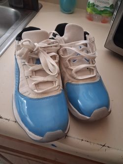 Air Jordan 11 Low University Blue Sneakers