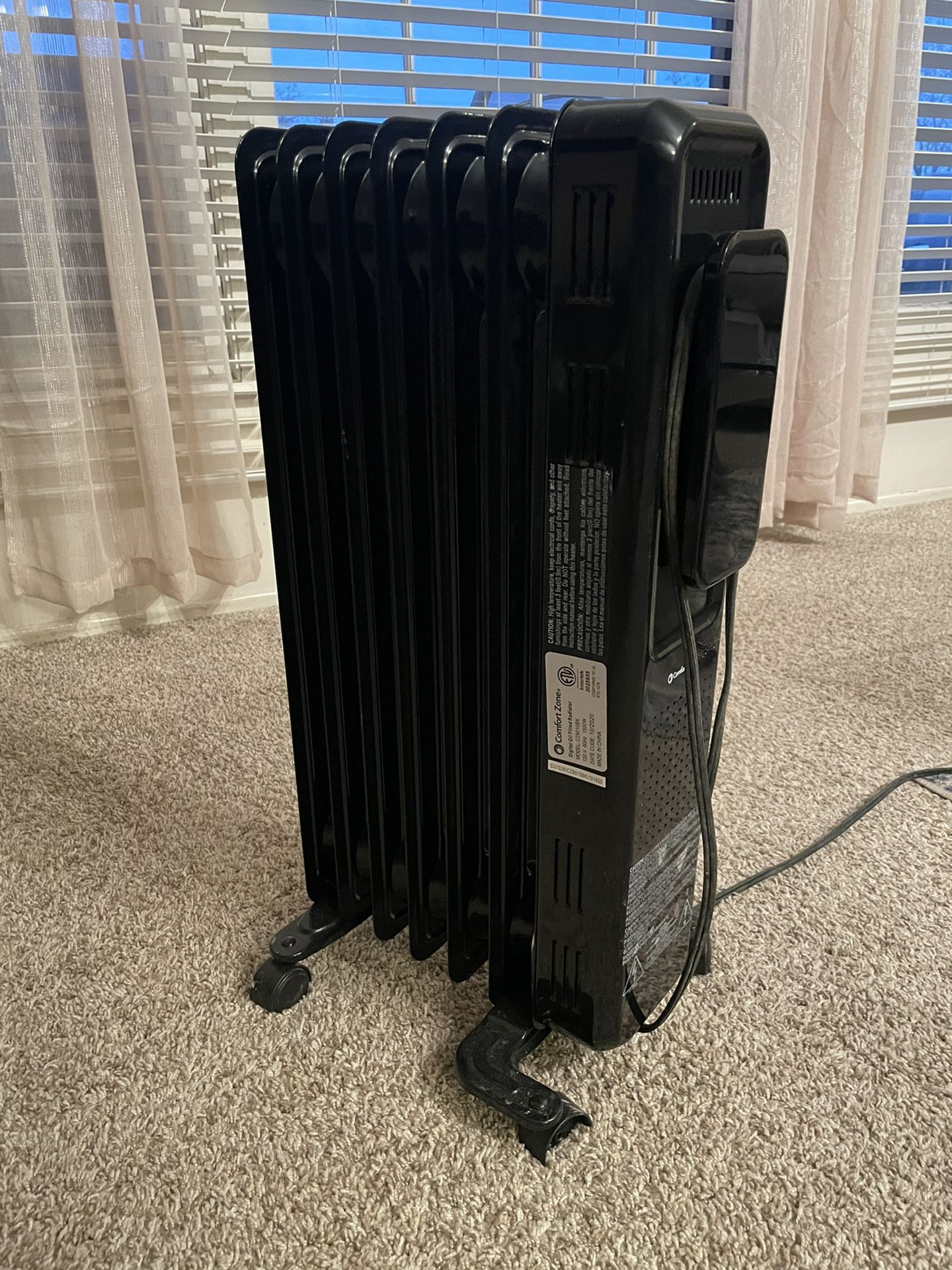 Comfort zone Space heater Oil Filled 1500w for Sale in Schaumburg, IL -  OfferUp