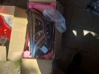 Toyota Rav 4 Head Lamp