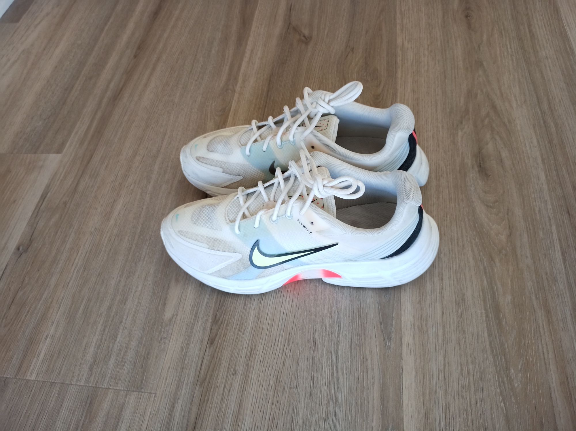 Nike Alphina 5000 Women Sneakers Size 8.5