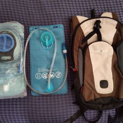 Hydration pack with extra bladder 