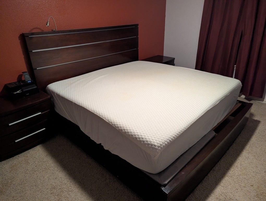 King Bedroom Set And Mattress