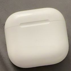 Apple AirPods 4th Gen – Active Noise Cancellation (Like New