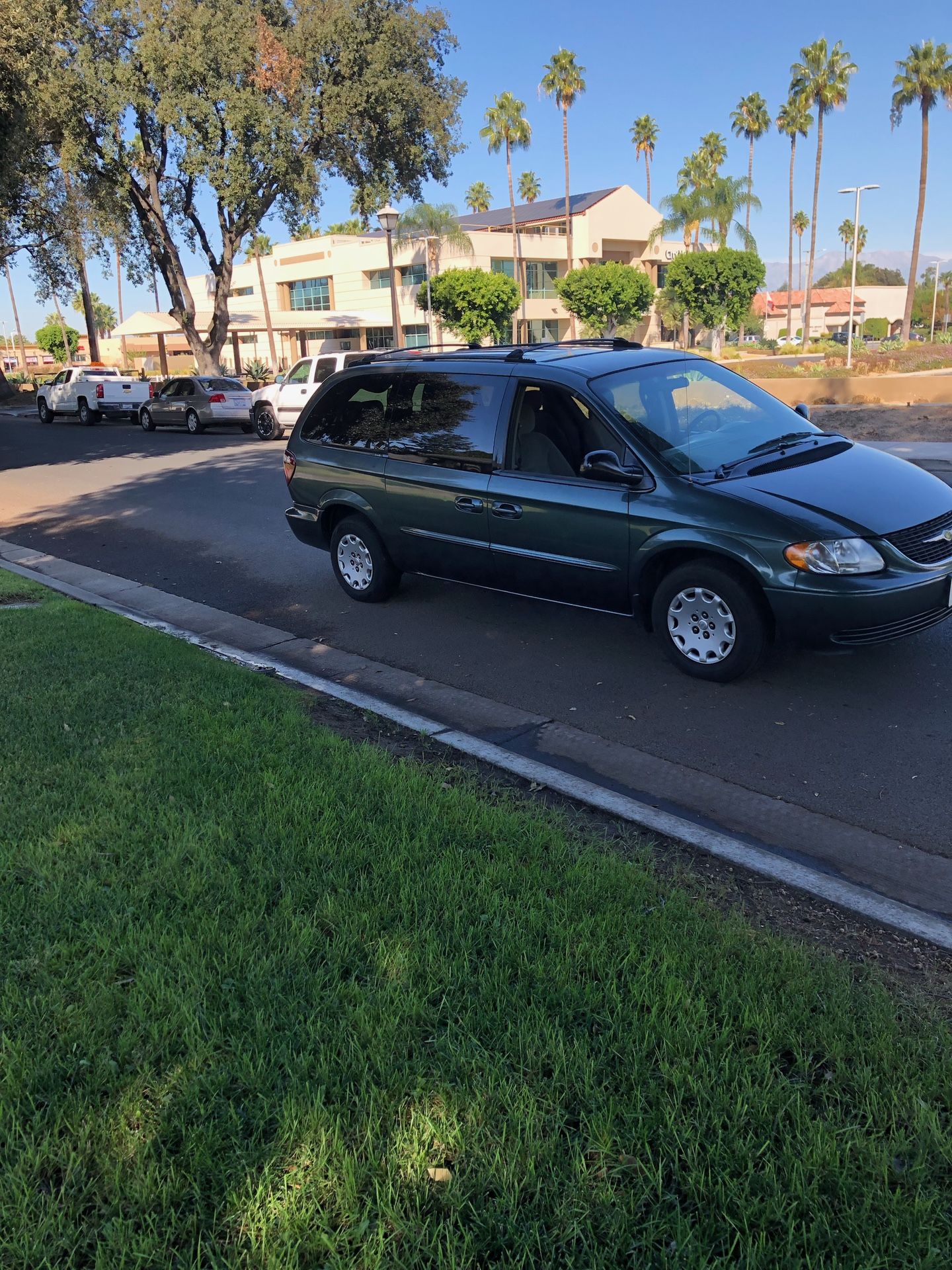2004 Chrysler town and county