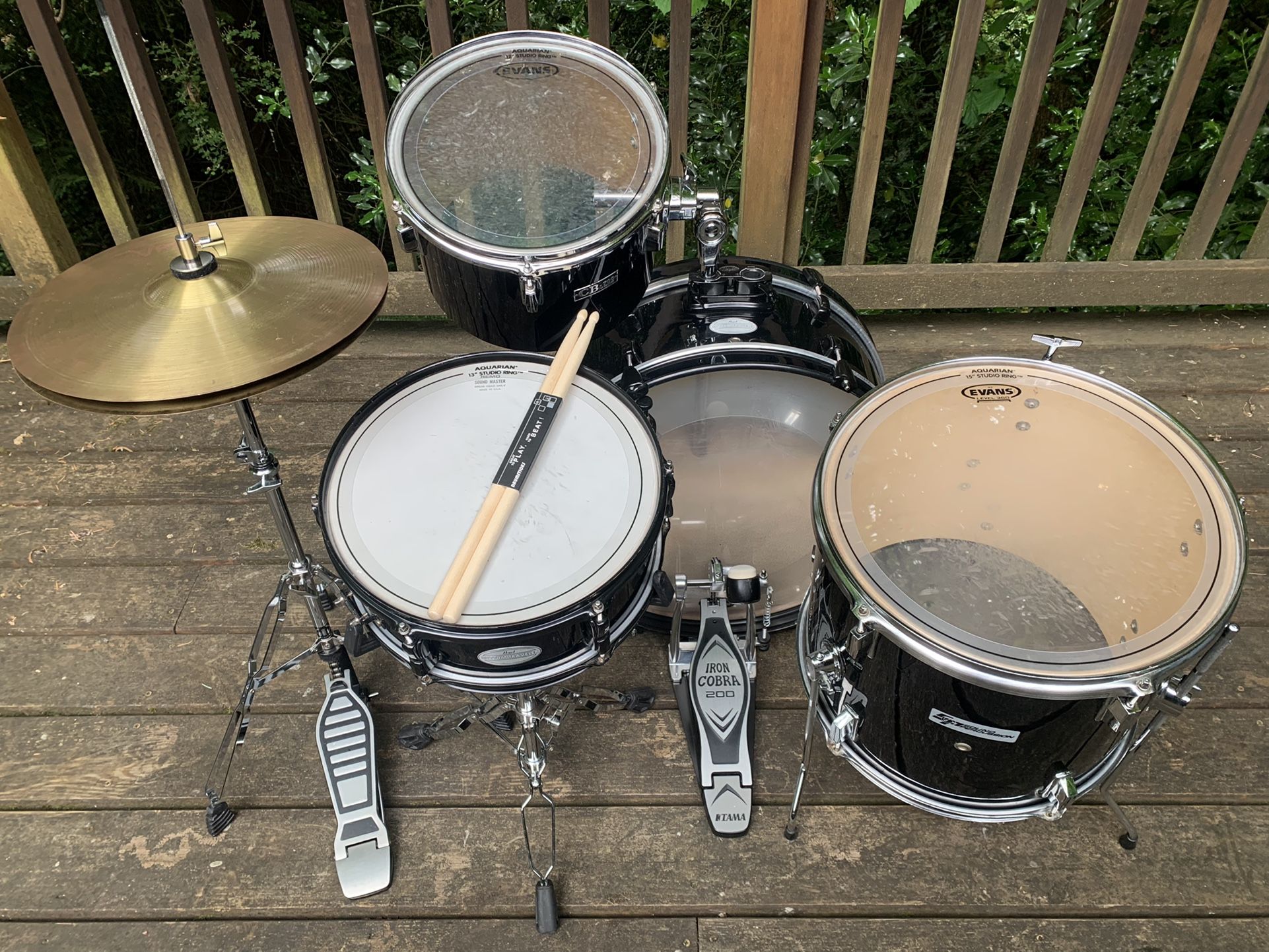 Pearl Rhythm Traveler / SP / CB-700 Drum Set