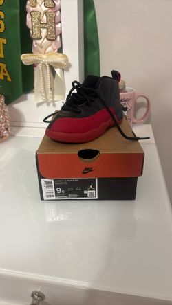 Kids Retro Jordan’s 12 Size 9c