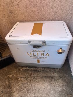 Ice chest