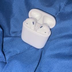 Airpods (like new)
