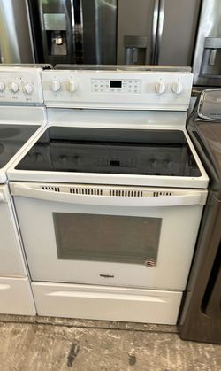 White Whirlpool GlassTop Electric Range