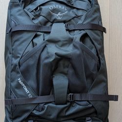 NEW Osprey Farpoint 55 Travel Pack - Never Used