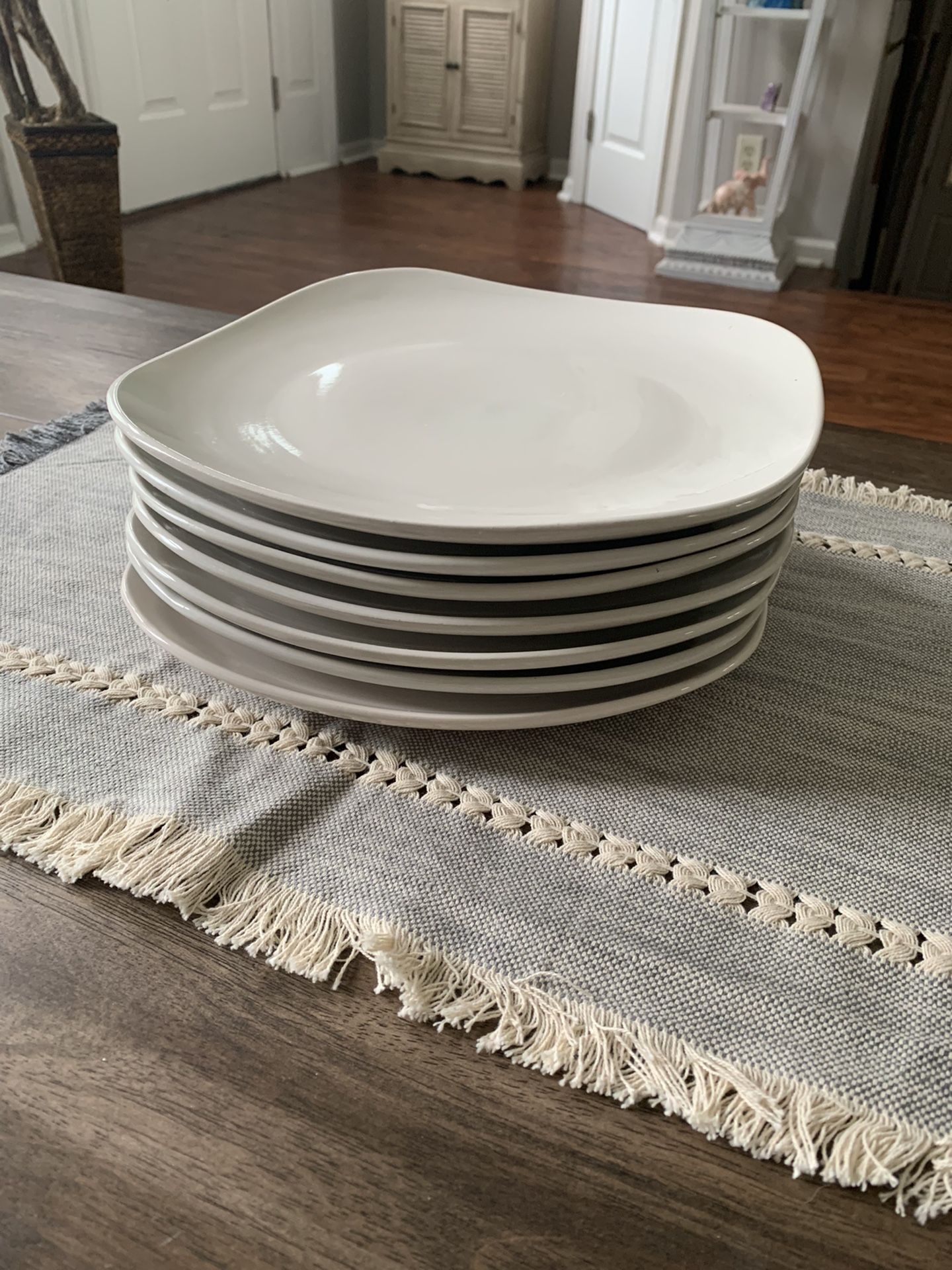 Set of Farmhouse Style Plates 