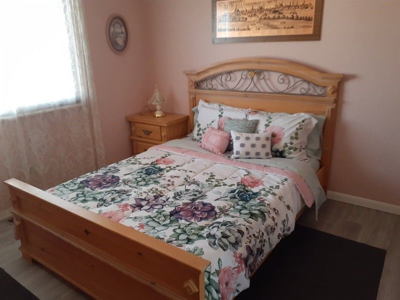 Rustic Solid Wood Bedroom Set - Queen
