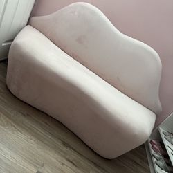 Blush Velvet Lip Couch - 68” Loveseat TOV Furniture 