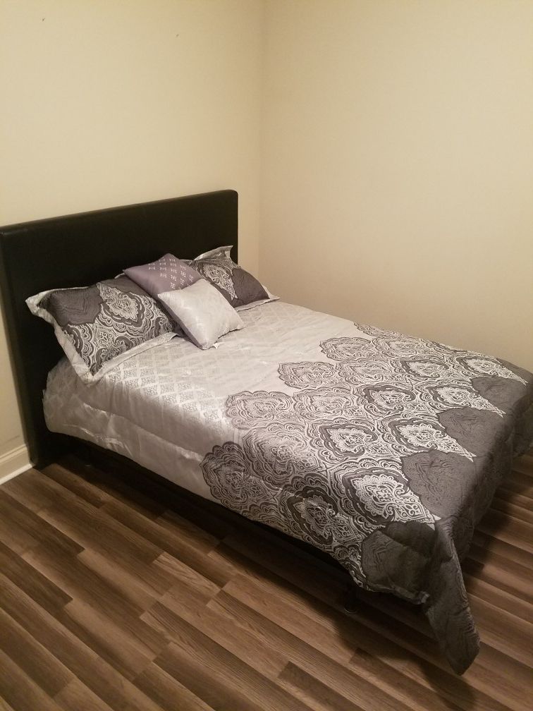 Full Size Bed Set (1 full size set left in stock)