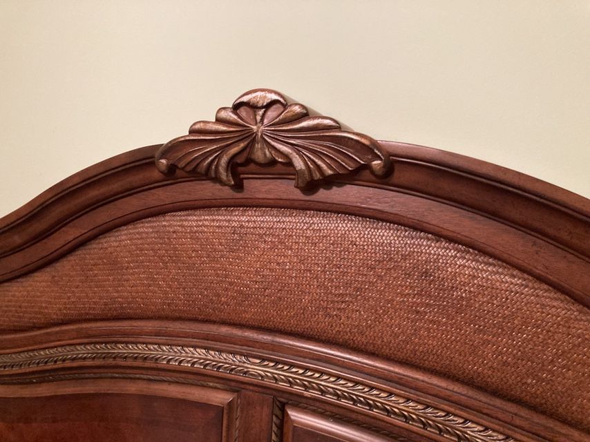 Beautiful KEVIN CHARLES 3 PIECE King Size Bedroom Furniture