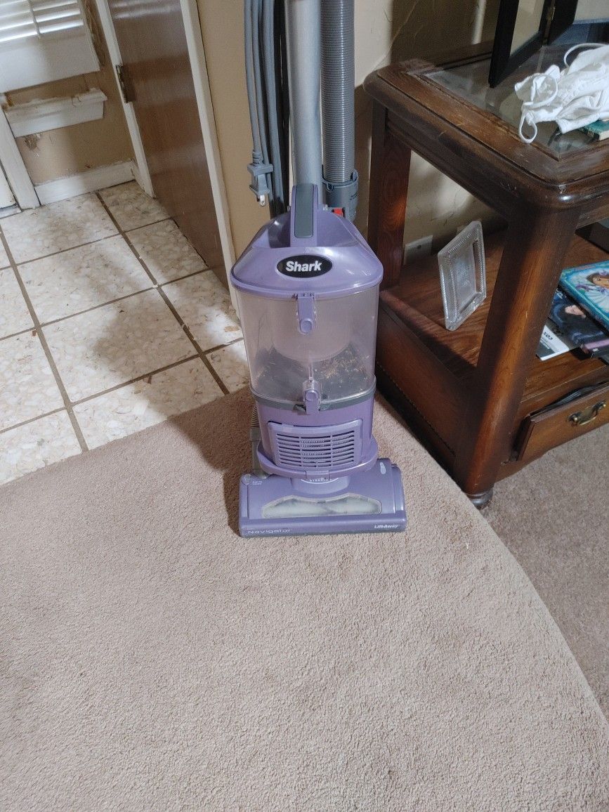 Shark Navigator Lift Away Vacuum Cleaner