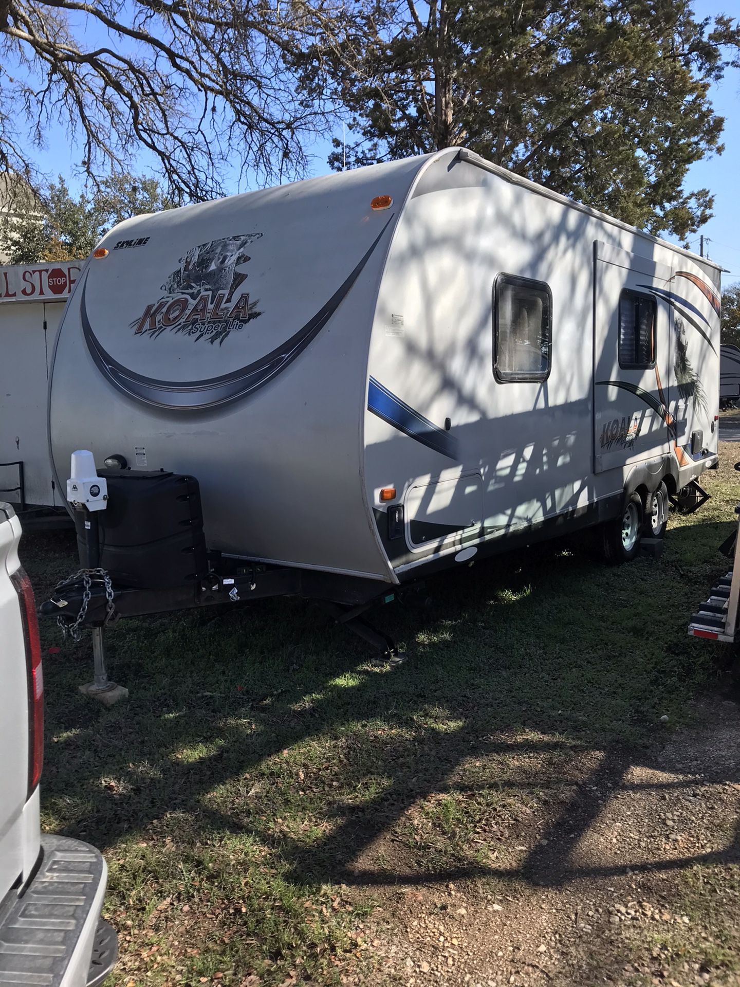 2012 Skyline super lite. 19’ with slide out, kitchenette, bathroom, sleeper sofa and separate sleeping area. Heat and A/C works properly asking 10,80