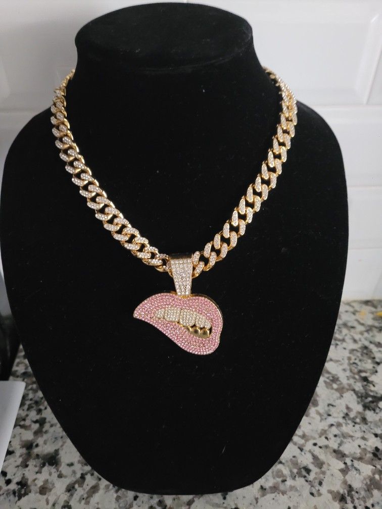 Fun Teeth Chain (Gold Color)