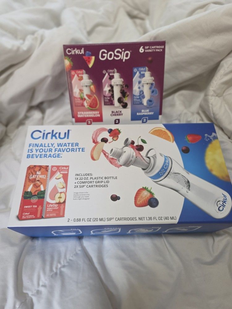 Cirkul Water Bottle & 8 Catriges