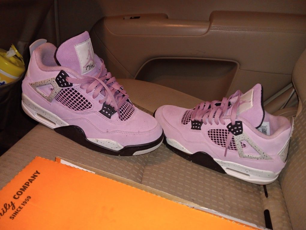 Jordan 4 Retro
