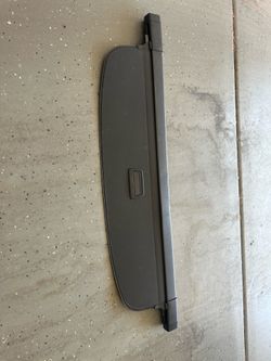Volkswagen Tiguan Retractable Cargo Cover 2018-2024