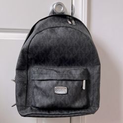 Michael Kors Jet Set Backpack 