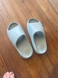 Blue Yeezy adidas slides - 10 women / 8.5 men