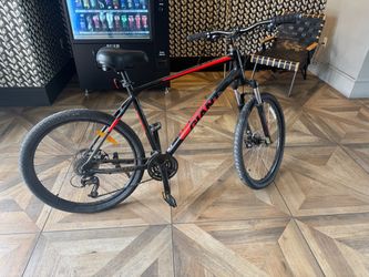 Giant Mountain Bike Black and Red