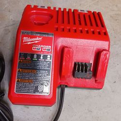 Milwaukee M18 M12 Charger