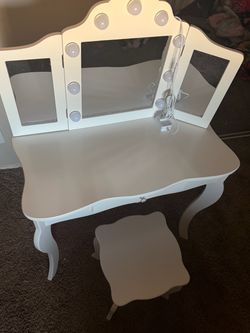 KIDS VANITY