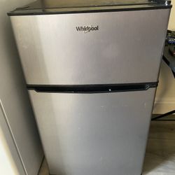 Whirlpool Mini Fridge 