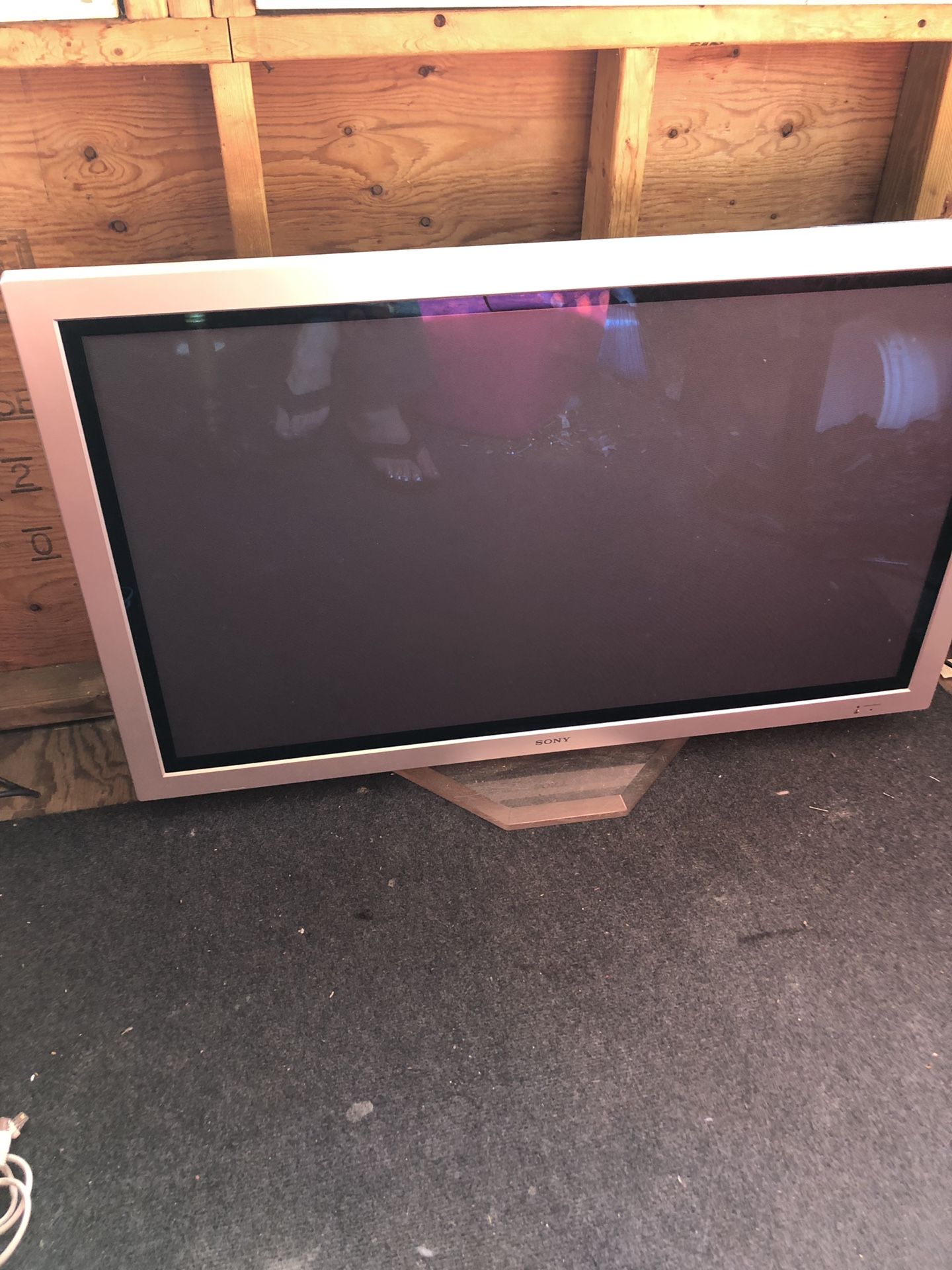 32in. Sony computer Monitor