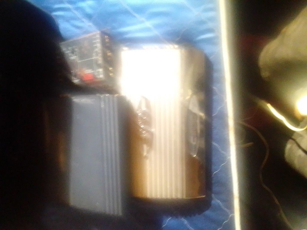 2 Car Amplifiers And Capacitor 