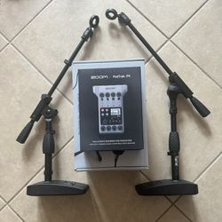 Zoom Podcast Kit With Recorder Podtrak P4  Headphones And Mic