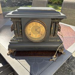 Vintage Mantle Clock 