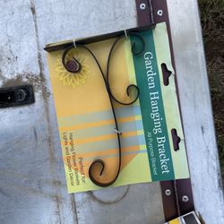 All Purpose Garden Hanging Bracket