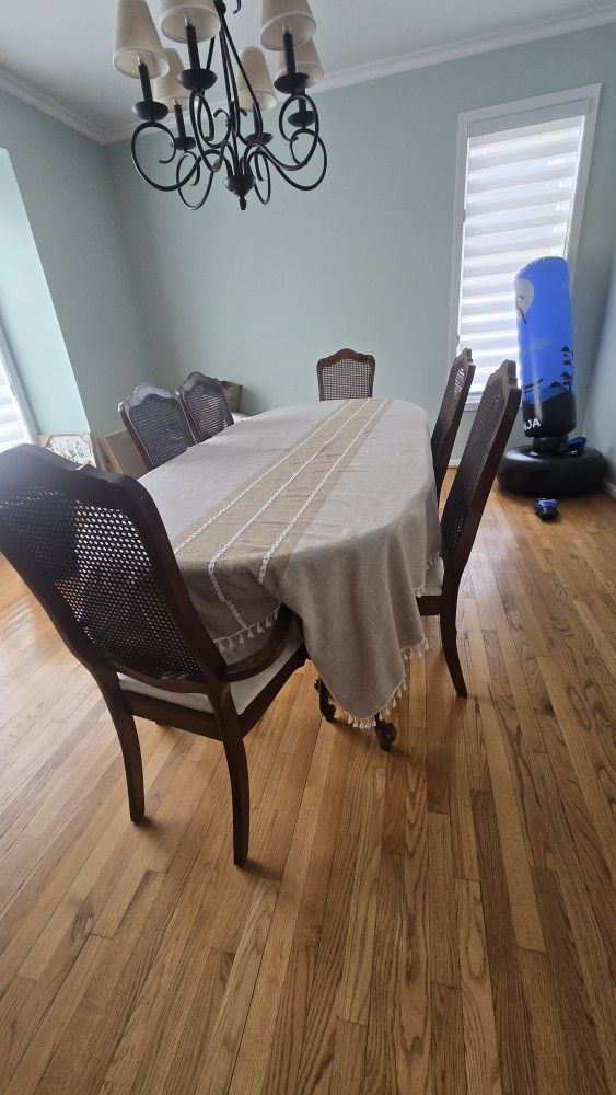 Dining Set With Hutch
