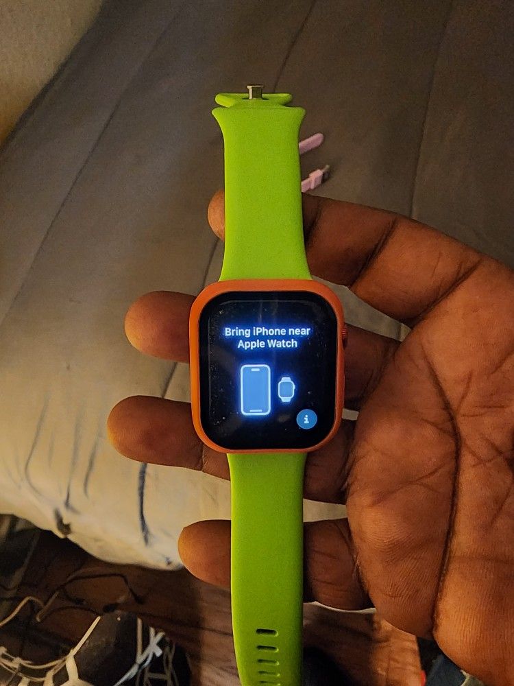 Apple Watch Series 6 /Air Pods 1st Gen