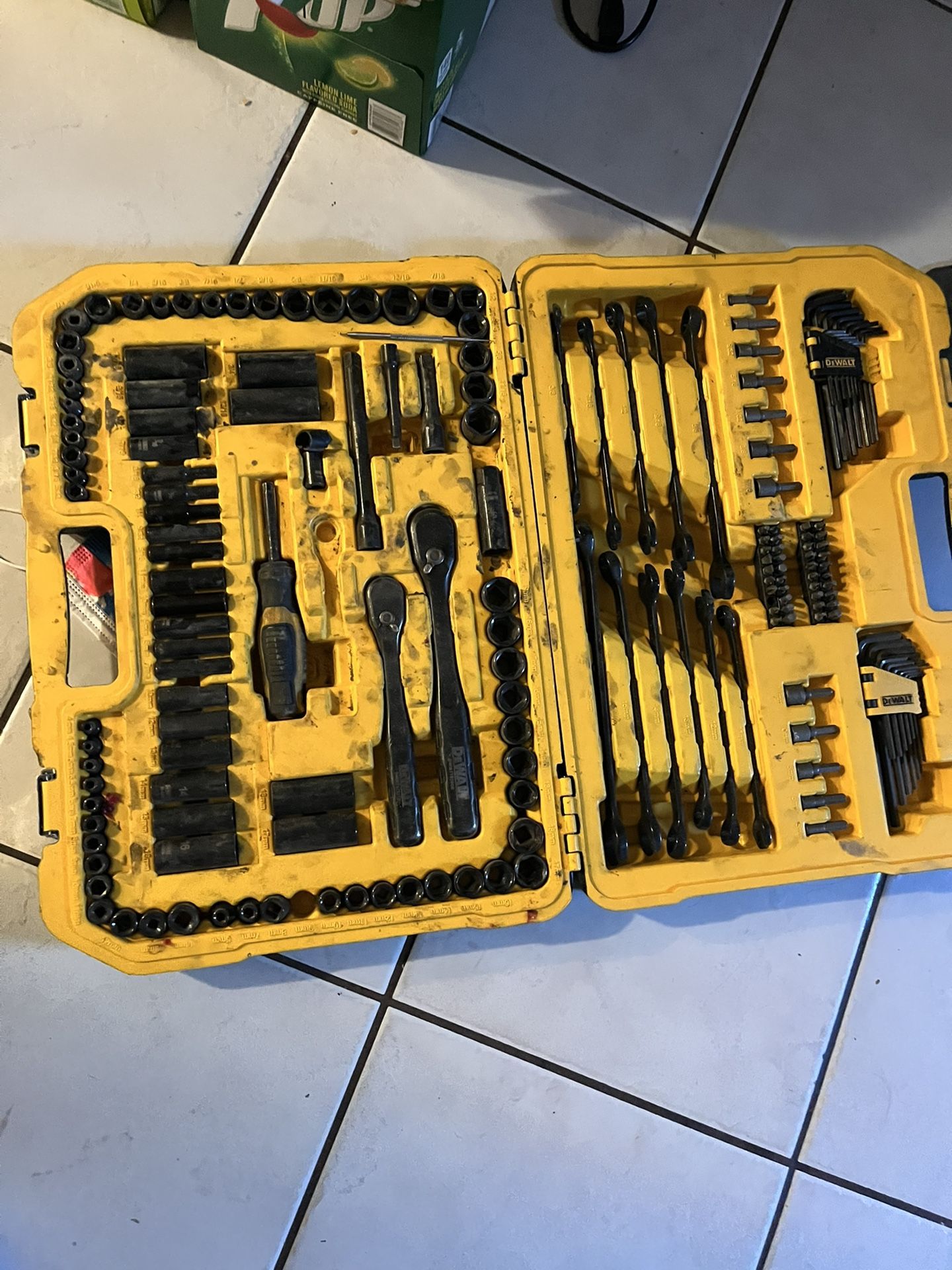 Caja De Dados Y Llaves DeWalt