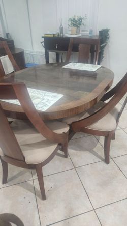 Round Wood Dining Table with 4 Chairs
