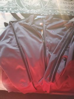 Champion track jacket 40$
