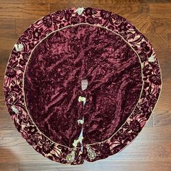 Christmas Tree Skirt 52 inch diameter just $5 xox